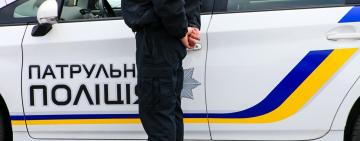 Повалили на землю і били ногами: на Одещині судитимуть трьох патрульних поліцейських